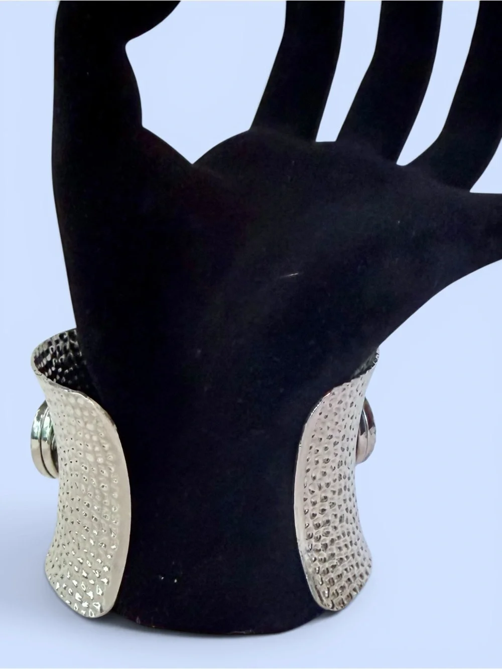 Hammered Silver-tone Cuff Bracelet Colored Round Cabochon‎ Stones Clear Crystals